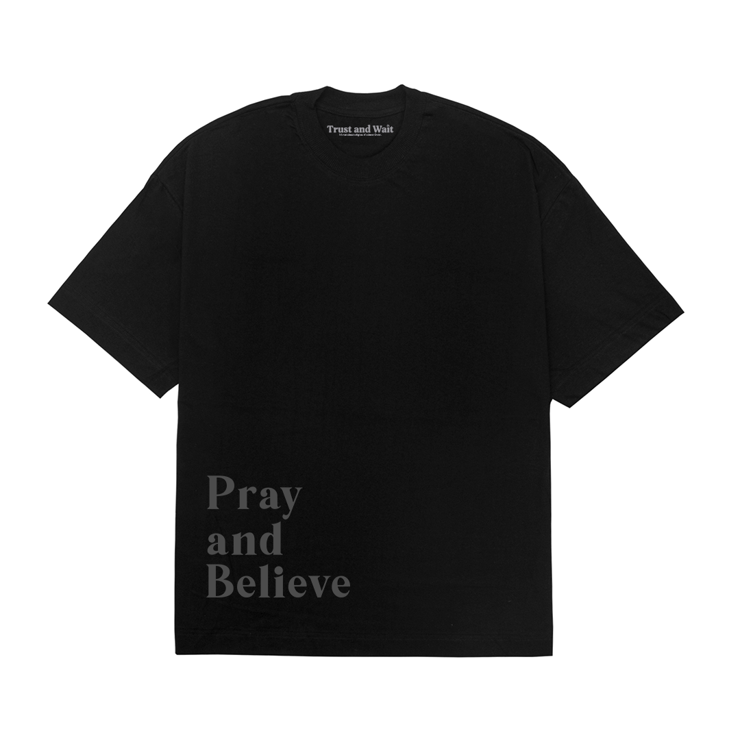 Camiseta Oversized Pray and Believe